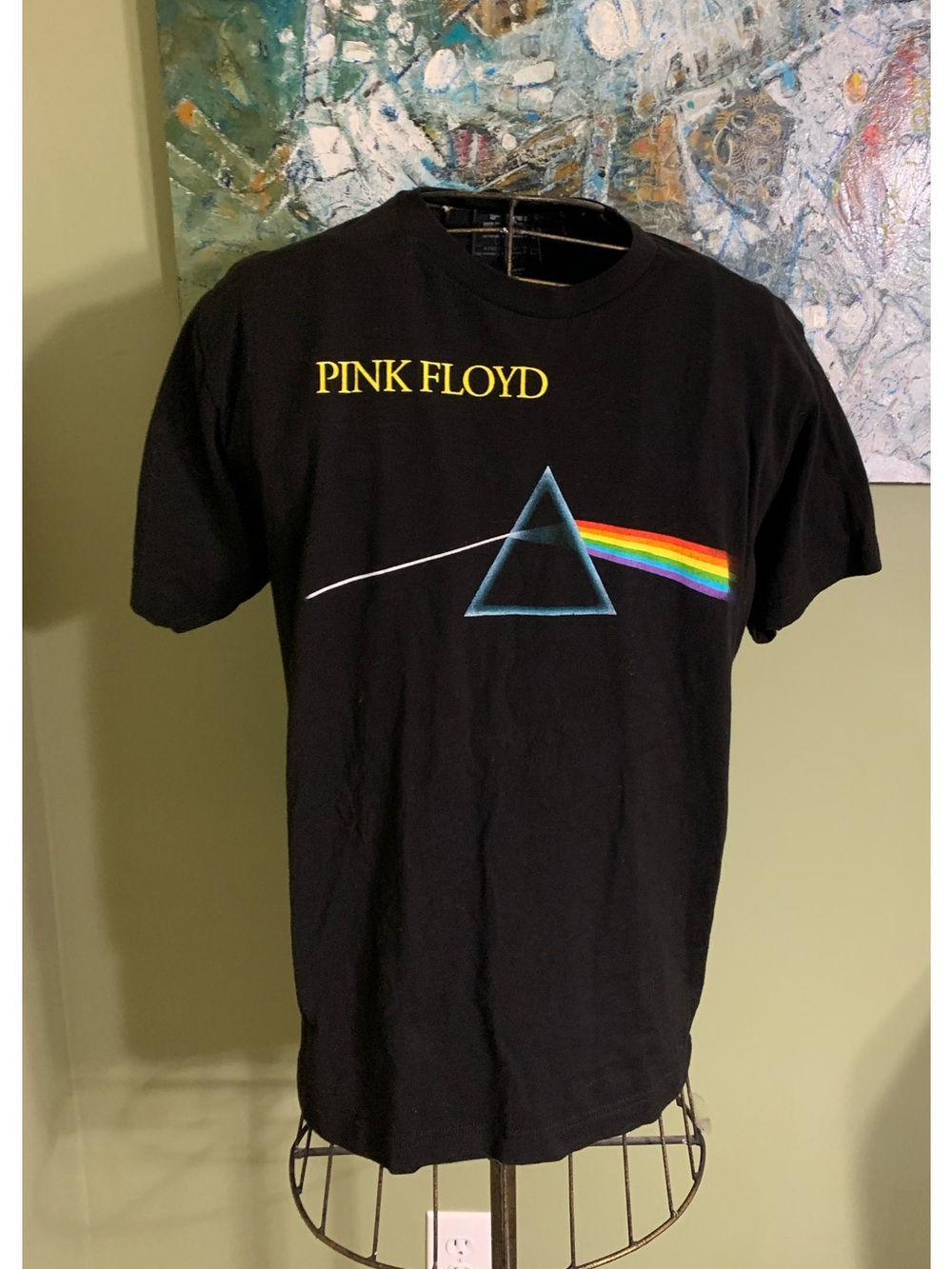 Pink Floyd T-shirt in size L.
